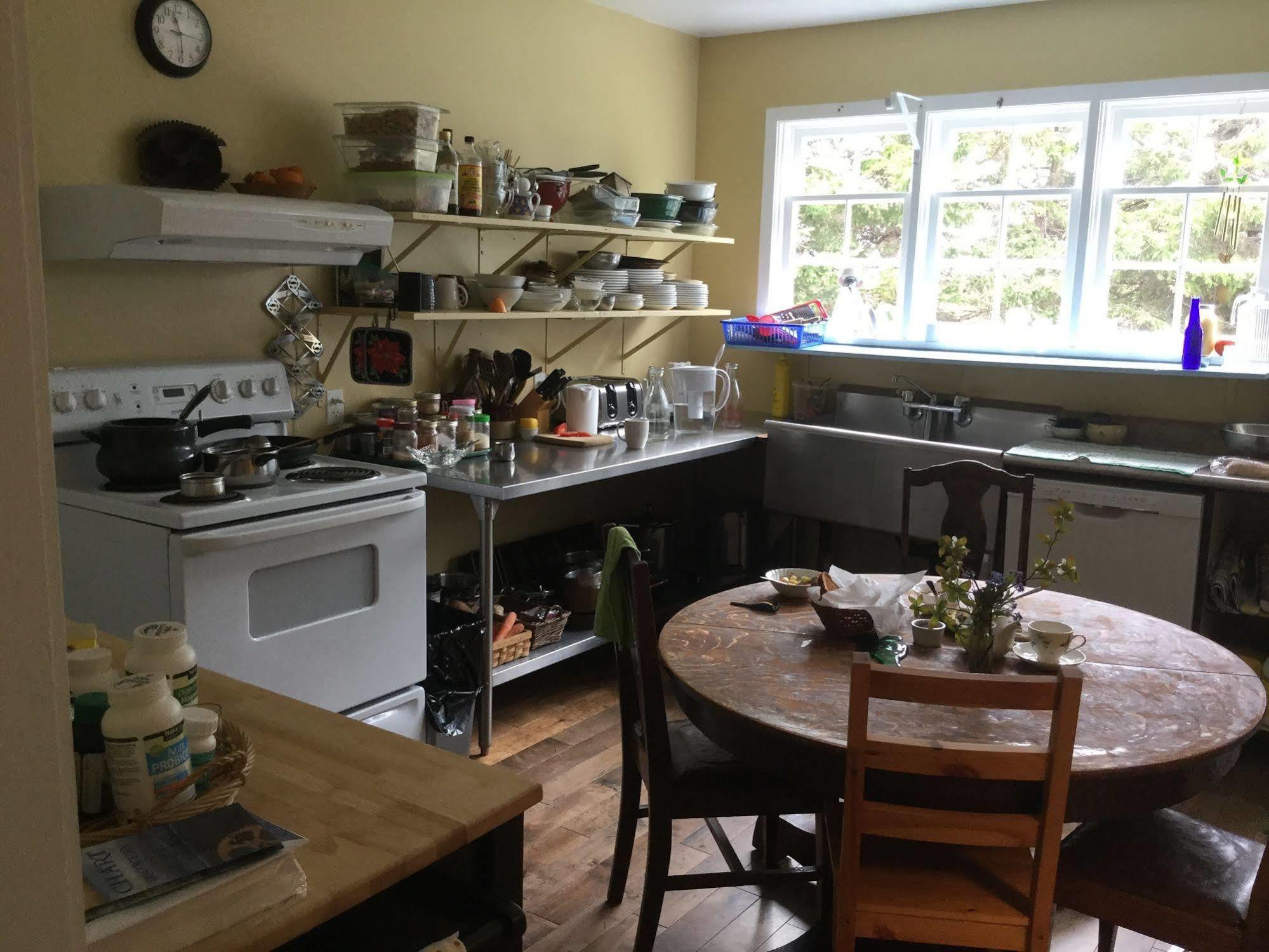 Meems Elliston B&B エクステリア 写真