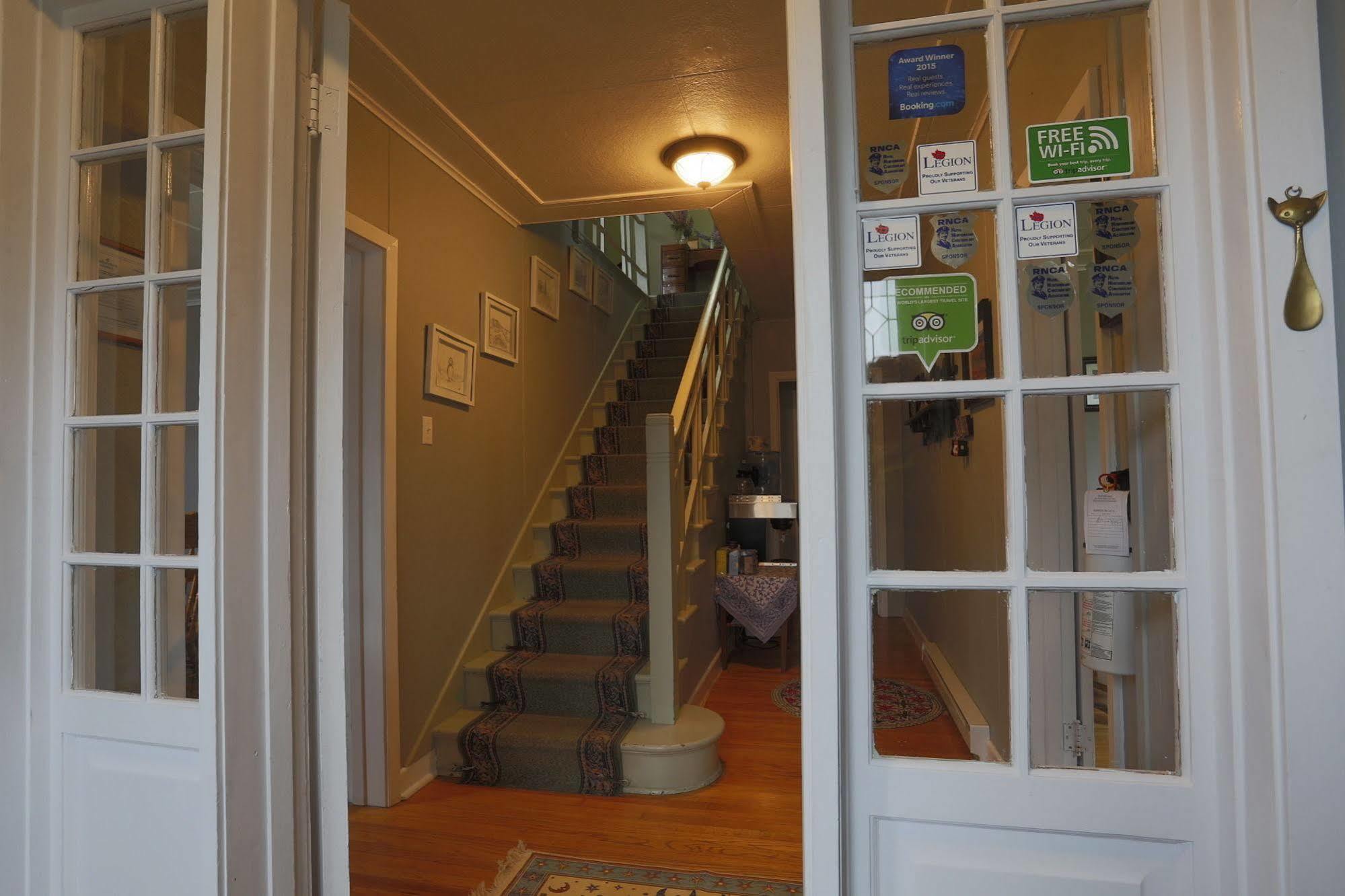 Meems Elliston B&B エクステリア 写真